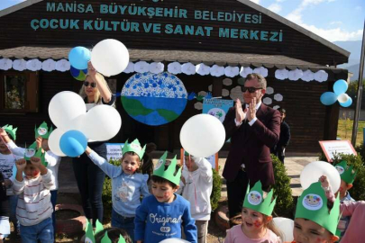 Manisa'da Çocuk Hakları Günü'ne renkli kutlama