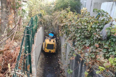 Manisa Yunusemre'de MASKİ'den dere temizliği