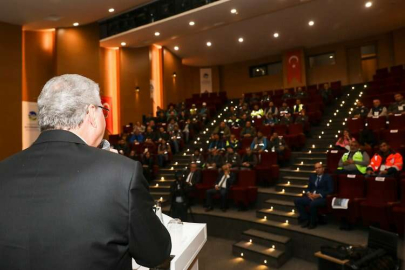 Sakarya Büyükşehir'den mühendislere budama eğitimi