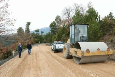 Bursa Keles'te kırsalın yolları genişliyor